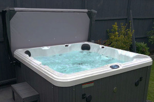 <strong>Hot Tub Removals</strong>